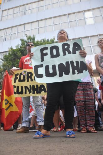 Manifestantes pedem a saída de Eduardo Cunha