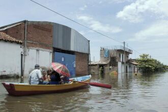 Segundo informações da Defesa Civil do Rio Grande do Sul, às 12h o nível do rio chegou a 11,18 metros, 3,18 metros acima do valor considerado de alerta, que é 8 metros