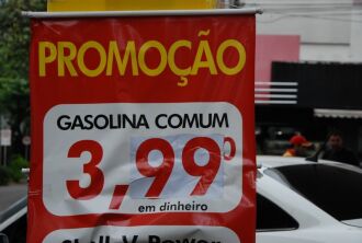 Gasolina teve aumento médio de R$ 0,30 centavos por litro