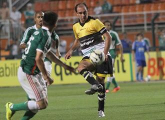 Paulo Baier negocia com o ECPF