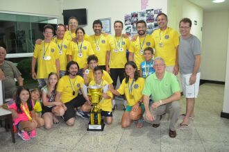 Campeões com o presidente Nereu Grazziotin