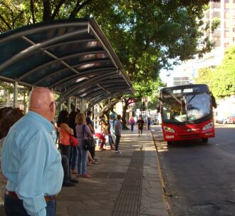 População pode opinar sobre faixa preferencial para ônibus na página do Facebook da Amac ?EUR" Passo Fundo