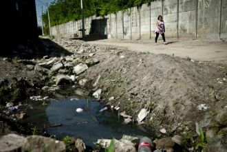 Em 2014, 57,6% dos brasileiros que vivem em áreas urbanas tinham acesso à rede de esgoto