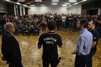 Cerca de 300 policiais participaram da ação