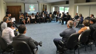 Encontro teve a presença de promotores e do secretário da Saúde