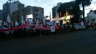 Manifestantes ocuparam a Praça do Teixeirinha