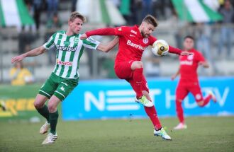 Primeiro jogo no estádio Alfredo Jaconi