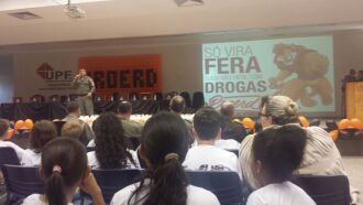 Programa Educacional de Resistência às Drogas formou 400 crianças