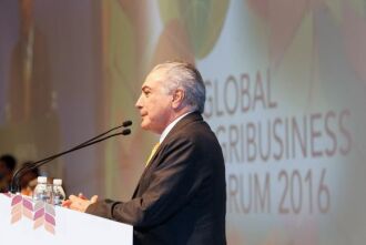 Michel Temer defendeu o aumento salarial do funcionalismo público ao discursar hoje em São Paulo