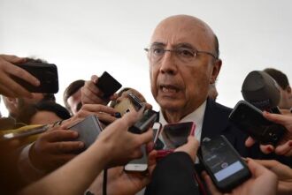 Segundo Henrique Meirelles, a meta fiscal de 2017 será "a menor possível, porém realista e crível"