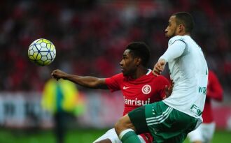 O time colorado sofreu o gol no começo do primeiro tempo