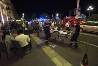 Ataque em Nice deixa ao menos 80 mortos