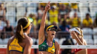 Dupla de vôlei de praia feminino venceu por 2 sets a 0