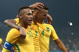 Neymar e Luan: força no ataque