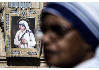 Missão de Madre Teresa, segundo Francisco, permanece nos dias de hoje como um testemunho eloquente da proximidade de Deus junto aos mais pobres