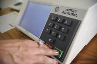 Os candidatos únicos integram 14 partidos