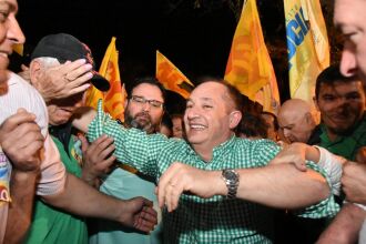 Luciano comemorou resultado na sede do partido