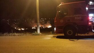 Bombeiros atenderam a duas ocorrências na noite de segunda-feira