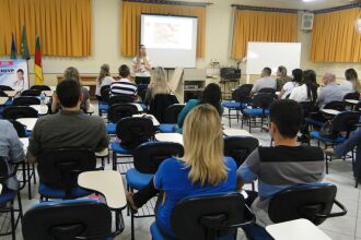 Futuros pais e mães podem sanar dúvidas e aprender sobre cuidados na gestação e com o bebê