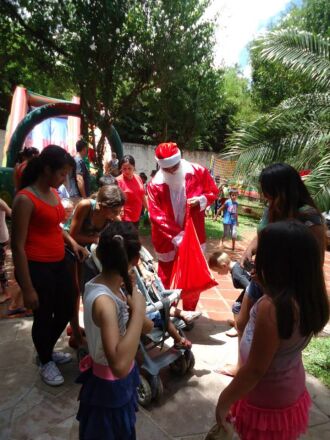 ONG Amor deve receber cerca de 600 crianças em Festa de Natal Entidades que organizam festas de Natal para crianças em situação de vulnerabilidade já começaram a receber doações de presentes e outros itens