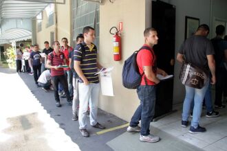 Com carga-horária de 1.600 horas-aulas, inclui estágios operacionais e tem sete meses de duração