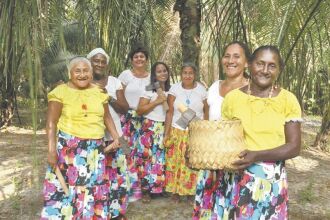 Grupo é formado por mulheres que difundem a cultura maranhense