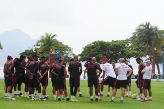 Equipe colorada treinou ontem (10) no Rio para o jogo deste domingo