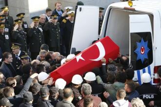 Atentado em Istambul deixa ao menos 38 mortos