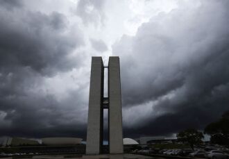 Clima tenso em Brasília repercute na vida do cidadão