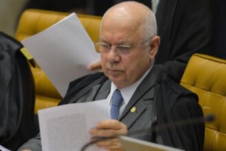 O ministro Teori Zavascki, do STF, disse que vai trabalhar durante o recesso da Corte para analisar os depoimentos de delação premiada de executivos da Odebrecht