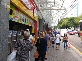 Movimentação nas ruas do centro é intensa nos últimos dias do ano