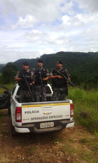 BM de Passo Fundo presta apoio na região de Arvorezinha, onde ocorre cerco policial