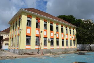 A escola Protásio Alves recebeu pintura externa e manutenções pontuais