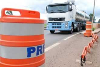 A PRF restringiu o tráfego de alguns tipos de combinações de veículos, em razão da segurança para os demais ocupantes da via