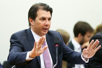 Brasília - O deputado Arthur Maia durante a leitura do seu relatório na Comissão Especial que analisa a proposta de emenda à Constituição (PEC) da reforma da Previdência