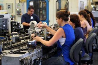 Santa Catarina, Ceará, Paraná, Minas e Pará tiveram queda na produção industrial