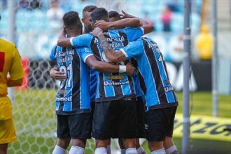 Pedro Rocha e Fernandinho marcaram para o Tricolor Crédito: 