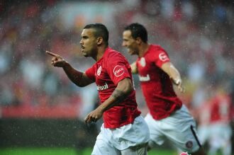 Pottker abriu a goleada Colorada no Beira-Rio Crédito: 