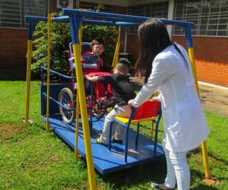 Por meio dos novos brinquedos é possível trabalhar o desenvolvimento motor dos usuários