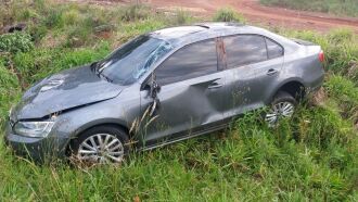 Condutor perdeu controle do veículo e saiu da pista