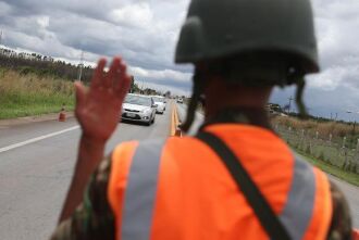 Além de contar veículos, pesquisa busca dados como origem e destino da viagem