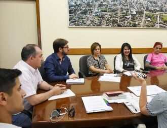 Vereadores conversaram com o prefeito acompanhados de lideranças comunitárias