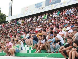 Jogo de estreia acontece no estádio Vermelhão da Serra