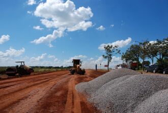 Empresa começou a terraplanagem da área do futuro estacionamento