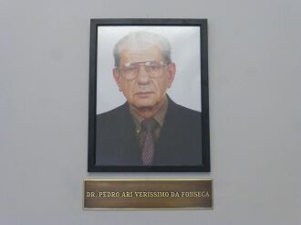 Dr.Ari Veríssimo da Fonseca (in memoriam) na galeria dos ex-presidentes como um dos grandes homenageados da noite