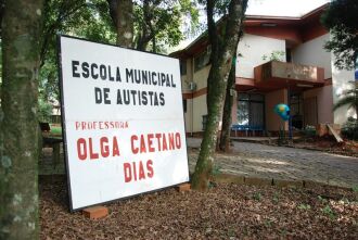 A escola atualmente está localizada na Avenida Scarpeline Ghezzi na Vila Lucas Araújo