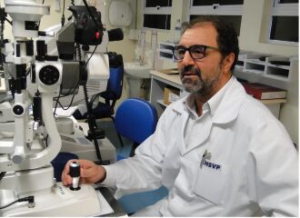 Dr. Eduardo Ventura, é oftalmologista, preceptor da Residência Médica em Oftalmologia do HSVP