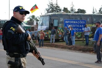 Polícia Rodoviária Federal acompanhou retorno dos caminhoneiros à estrada