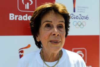 Maria Esther Bueno é considerada a maior tenista do país