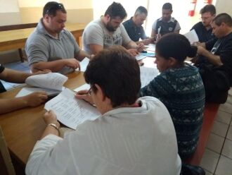 Equipe da Casa de Passagem Madre Teresa de Calcutá trabalha com usuários em situação de rua